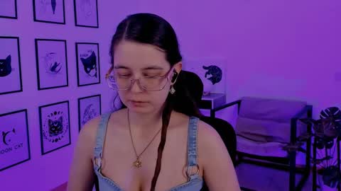 Snapshot of bellatrixllestrange chatting on February 2025 07:49:01 PM Bella. Ntmu online show from February 2025 07:49:01 PM