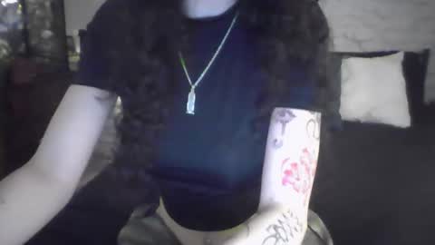 bellaxlauren online show from February 2026 06:25:01 PM