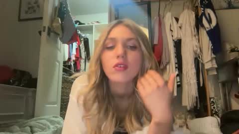 Bella 3 online show from May 2026 05:57:01 AM