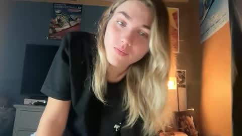 Bella 3 online show from May 2026 06:21:02 AM