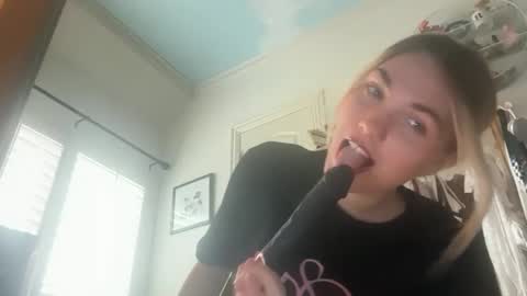 Bella 3 online show from May 2026 07:10:01 PM