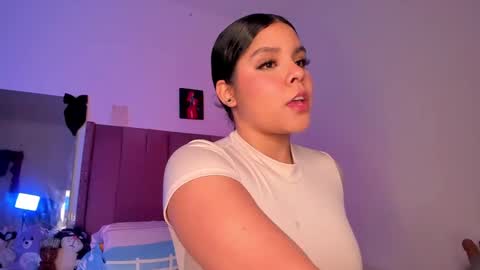 Bella online show from January 2025 08:11:02 PM