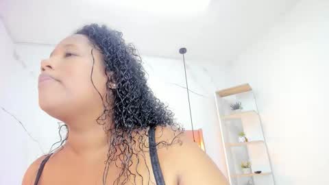 Snapshot of belle_brunette chatting on October 2025 09:58:02 PM belle online show from October 2025 09:58:02 PM