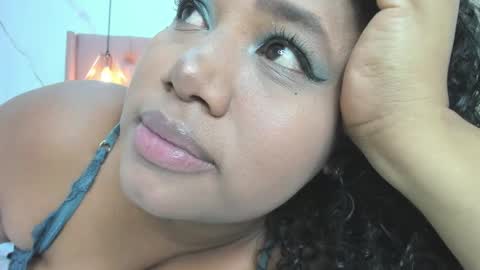 Snapshot of belle_brunette chatting on November 2025 09:25:02 PM belle online show from November 2025 09:25:02 PM