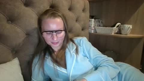 Amelia online show from October 2025 05:14:02 PM