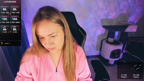 Snapshot of bellezza_ chatting on December 2024 01:49:02 PM Your Annabelle Wolf online show from December 2024 01:49:02 PM