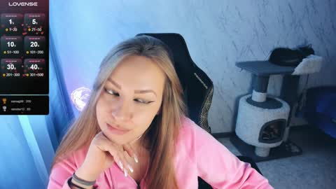 Snapshot of bellezza_ chatting on December 2024 09:17:02 AM Your Annabelle Wolf online show from December 2024 09:17:02 AM