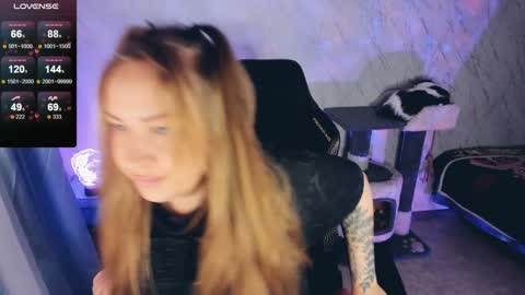 Snapshot of bellezza_ chatting on December 2024 03:48:02 PM Your Annabelle Wolf online show from December 2024 03:48:02 PM