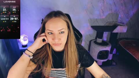 Snapshot of bellezza_ chatting on January 2025 01:10:02 PM Your Annabelle Wolf online show from January 2025 01:10:02 PM