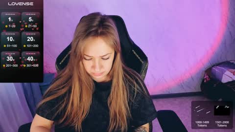 Snapshot of bellezza_ chatting on January 2025 12:11:02 PM Your Annabelle Wolf online show from January 2025 12:11:02 PM