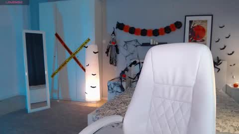 Bella online show from October 2025 01:40:01 AM