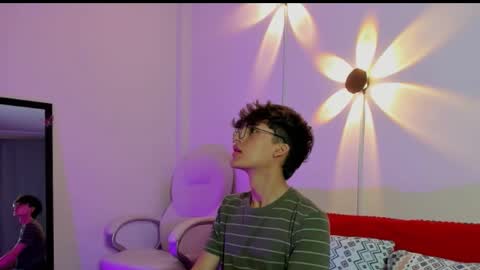 Neon online show from September 2025 11:01:01 AM