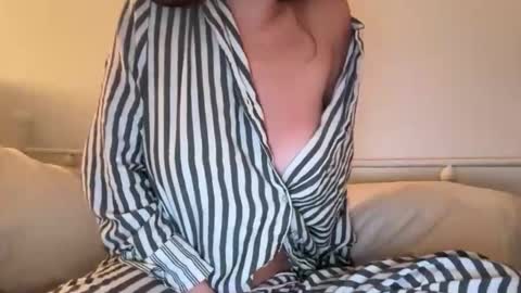 Snapshot of bellybabydoll chatting on January 2026 07:01:01 AM bellybabydoll online show from January 2026 07:01:01 AM