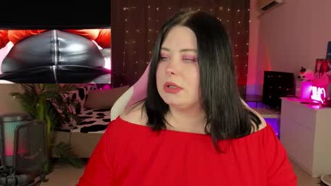 LinaBoo online show from October 2025 06:27:01 PM