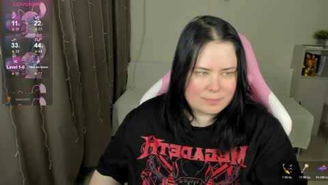 LinaBoo online show from April 2026 04:02:02 AM