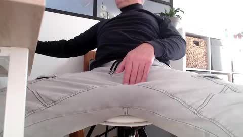 Snapshot of bencobra chatting on December 2024 08:45:02 AM bencobra online show from December 2024 08:45:02 AM