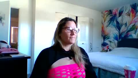 Snapshot of bendybecky69 chatting on December 2024 02:49:02 PM Becky online show from December 2024 02:49:02 PM