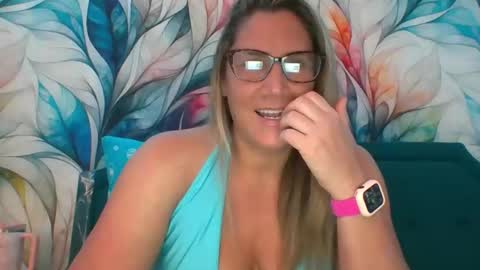 Snapshot of bendybecky69 chatting on February 2025 04:46:01 AM Becky online show from February 2025 04:46:01 AM