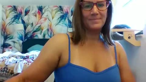 Snapshot of bendybecky69 chatting on November 2025 05:33:02 PM Becky online show from November 2025 05:33:02 PM