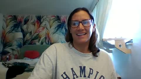 Snapshot of bendybecky69 chatting on January 2026 06:02:02 PM Becky online show from January 2026 06:02:02 PM