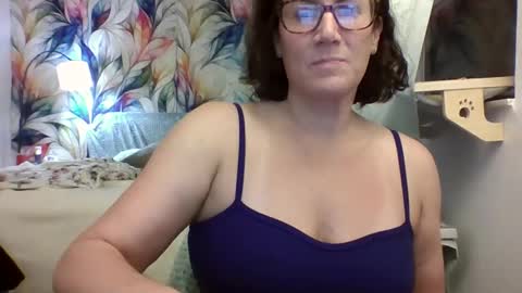 Snapshot of bendybecky69 chatting on February 2026 03:44:02 AM Becky online show from February 2026 03:44:02 AM