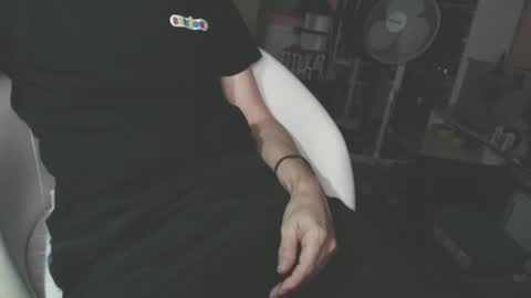 Snapshot of benijamin chatting on December 2024 11:45:01 PM benijamin online show from December 2024 11:45:01 PM