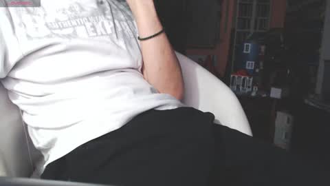 Snapshot of benijamin chatting on December 2025 11:34:02 PM benijamin online show from December 2025 11:34:02 PM