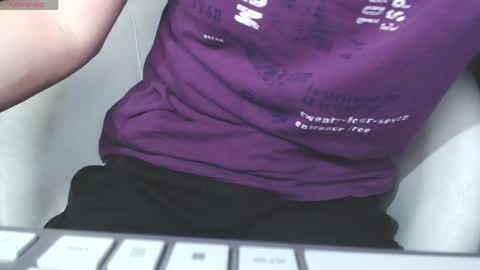 Snapshot of benijamin chatting on April 2026 08:47:01 PM benijamin online show from April 2026 08:47:01 PM