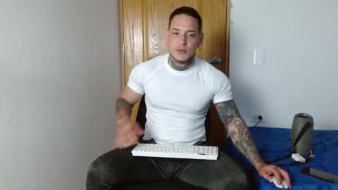 benjamin_isaac online show from February 2025 11:04:02 PM