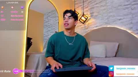 BENJAMIN online show from October 2025 12:35:01 PM