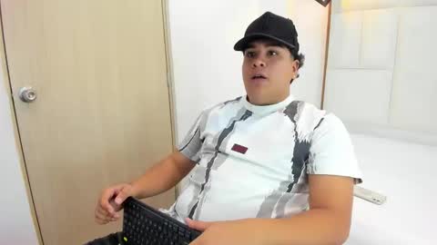 bennett_alejoo online show from September 2025 04:41:02 PM