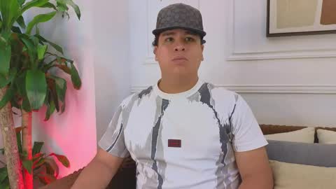 Snapshot of bennett_alejoo chatting on April 2026 06:33:02 PM bennett_alejoo online show from April 2026 06:33:02 PM