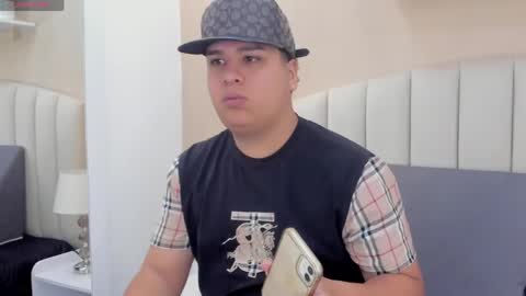 Snapshot of bennett_alejoo chatting on April 2026 11:27:02 AM bennett_alejoo online show from April 2026 11:27:02 AM