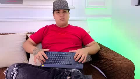 Snapshot of bennett_alejoo chatting on May 2026 07:09:01 PM bennett_alejoo online show from May 2026 07:09:01 PM