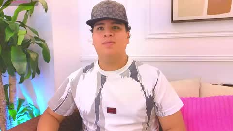 Snapshot of bennett_alejoo chatting on May 2026 06:39:01 PM bennett_alejoo online show from May 2026 06:39:01 PM