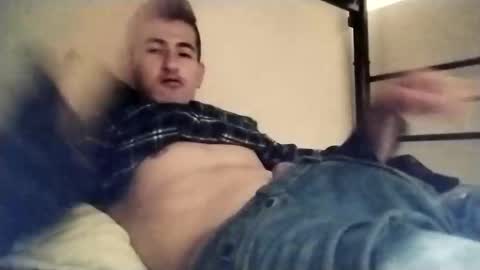 Snapshot of bennivanni chatting on February 2025 03:09:02 AM bennivanni online show from February 2025 03:09:02 AM