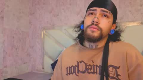 Snapshot of benny_and_mark chatting on March 2026 04:16:02 AM Benny and Mark online show from March 2026 04:16:02 AM