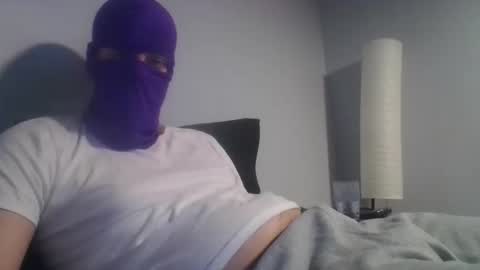 Snapshot of bennybueno chatting on April 2026 04:15:02 AM bennybueno online show from April 2026 04:15:02 AM