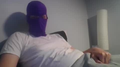 Snapshot of bennybueno chatting on April 2026 03:20:01 AM bennybueno online show from April 2026 03:20:01 AM
