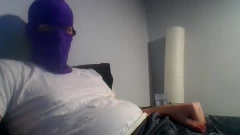 Snapshot of bennybueno chatting on June 2026 03:31:02 AM bennybueno online show from June 2026 03:31:02 AM