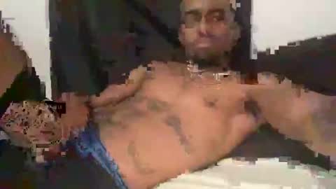 Snapshot of bentley_pov chatting on April 2026 11:27:02 PM bentley_pov online show from April 2026 11:27:02 PM