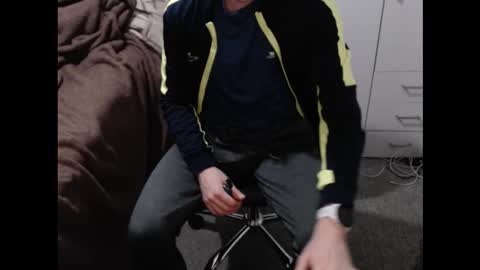 READ MY BIO ---  --- READ MY BIO online show from November 2025 06:18:01 PM