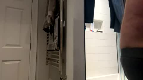 benz10001 online show from April 2026 11:33:02 AM