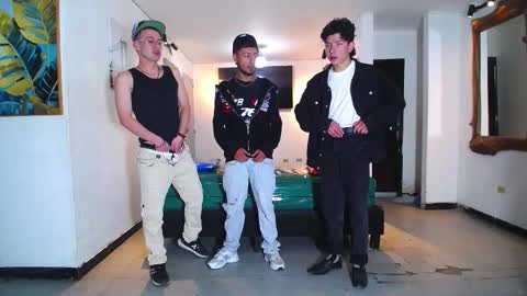 Snapshot of benz_boys chatting on November 2025 12:00:02 PM benz boys online show from November 2025 12:00:02 PM