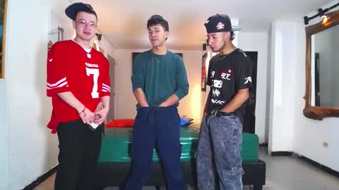 Snapshot of benz_boys chatting on November 2025 01:11:01 PM benz boys online show from November 2025 01:11:01 PM