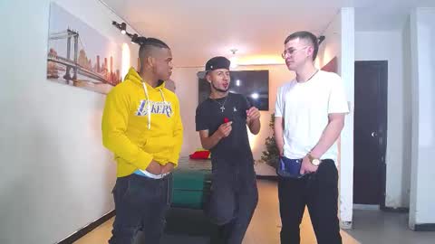 Snapshot of benz_boys chatting on December 2025 12:45:01 PM benz boys online show from December 2025 12:45:01 PM