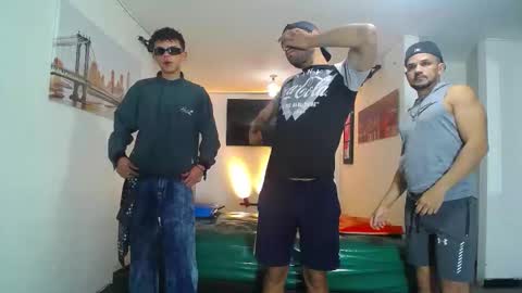 Snapshot of benz_boys chatting on January 2026 12:32:02 PM benz boys online show from January 2026 12:32:02 PM