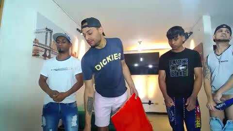 Snapshot of benz_boys chatting on February 2026 12:41:01 PM benz boys online show from February 2026 12:41:01 PM