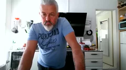 Snapshot of berg_boy chatting on June 2026 10:21:02 AM Martin online show from June 2026 10:21:02 AM