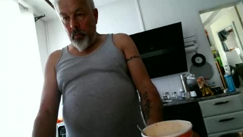 Snapshot of berg_boy chatting on June 2026 10:50:02 AM Martin online show from June 2026 10:50:02 AM